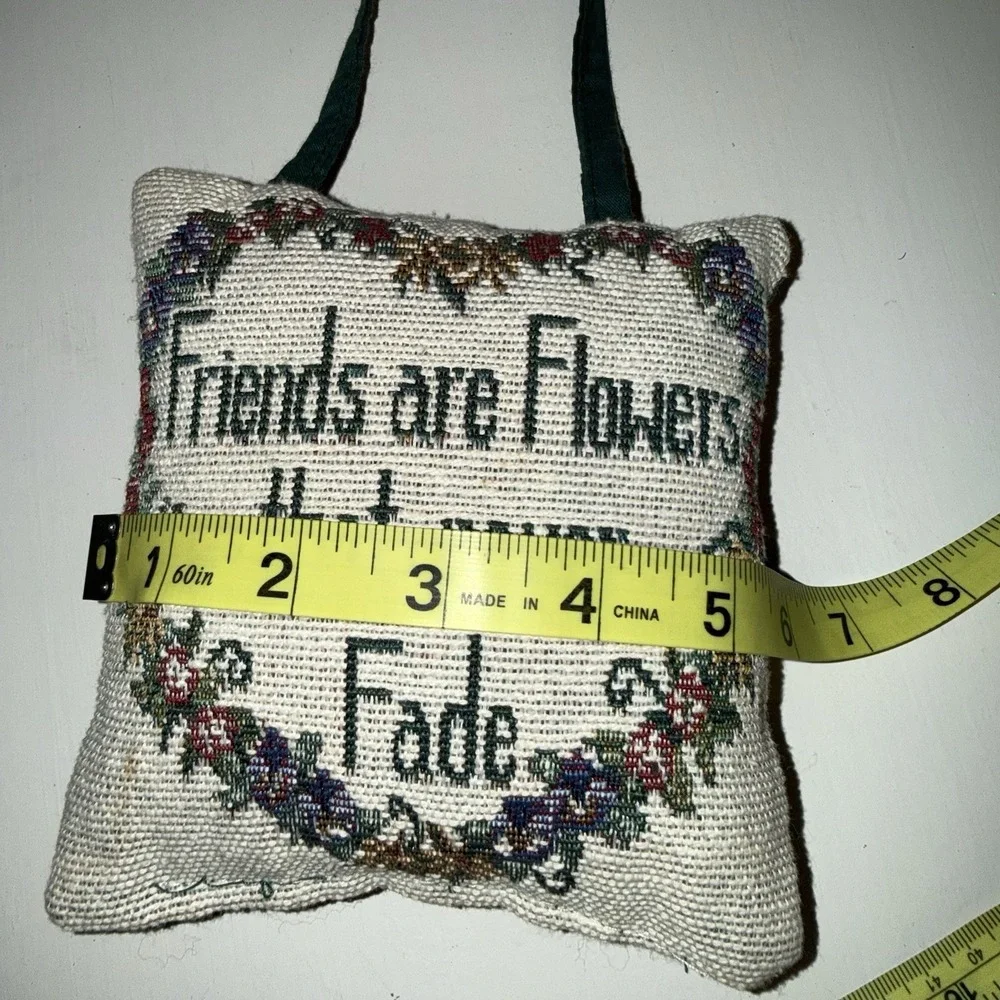 Friends Are Flowers'‎ Tapestry Pillow Door Hanger Floral Heart/Green Back 6